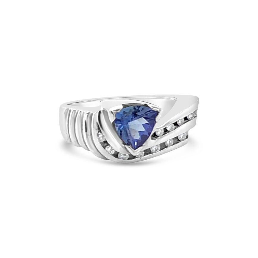 18K WHITE GOLD DIAMOND Tanzanite RING