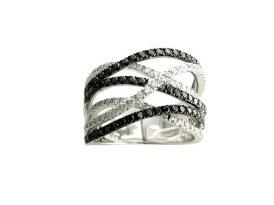 14K WHITE GOLD DIAMOND  RING