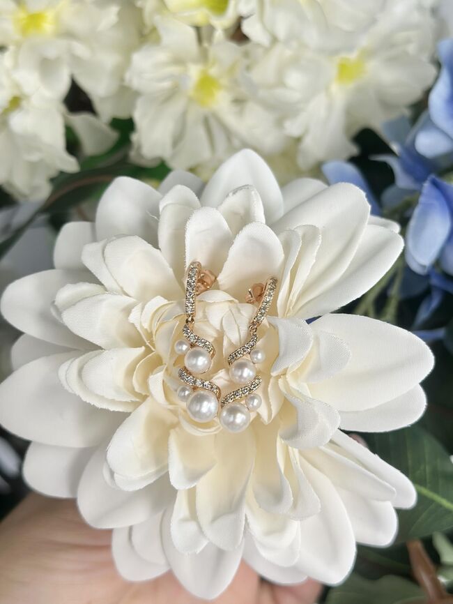 Le Vian Earrings featuring White Pearls Nude Diamonds set in 14K Rose Gold